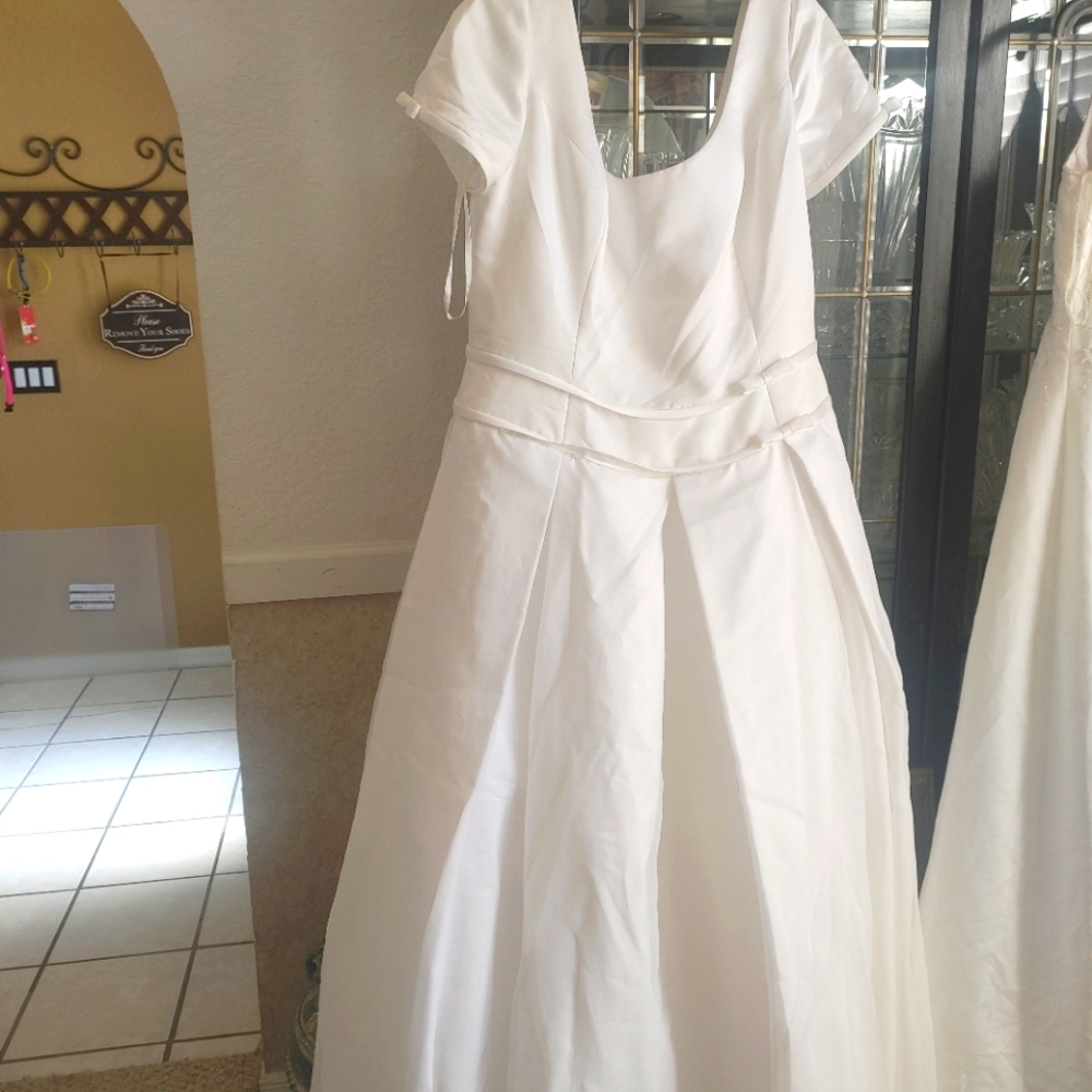 Wedding gown